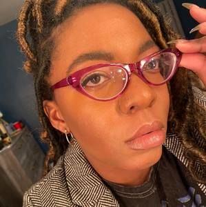 Meet your Posher, Maya